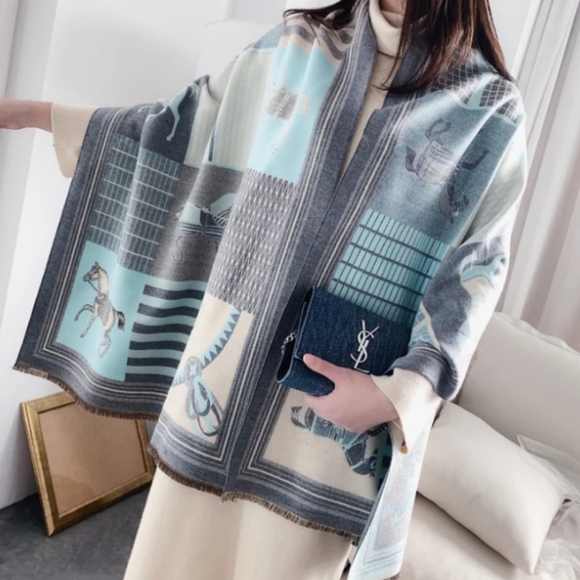 Other - ⭐Elegant Cashmere Shawl ⭐